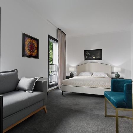 The Square Hotel Cluj Napoca Bagian luar foto