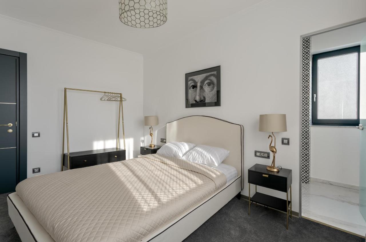 The Square Hotel Cluj Napoca Bagian luar foto