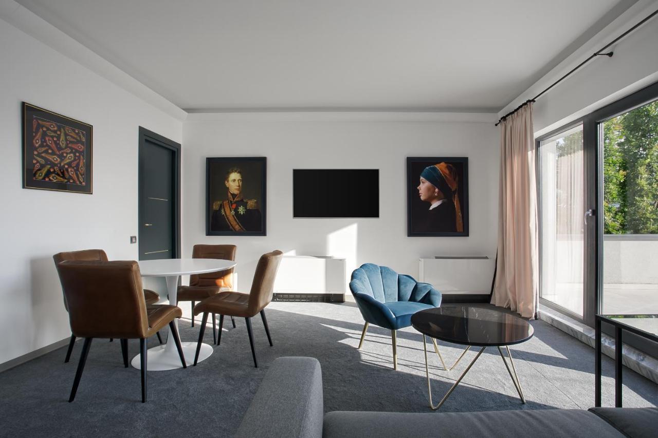 The Square Hotel Cluj Napoca Bagian luar foto