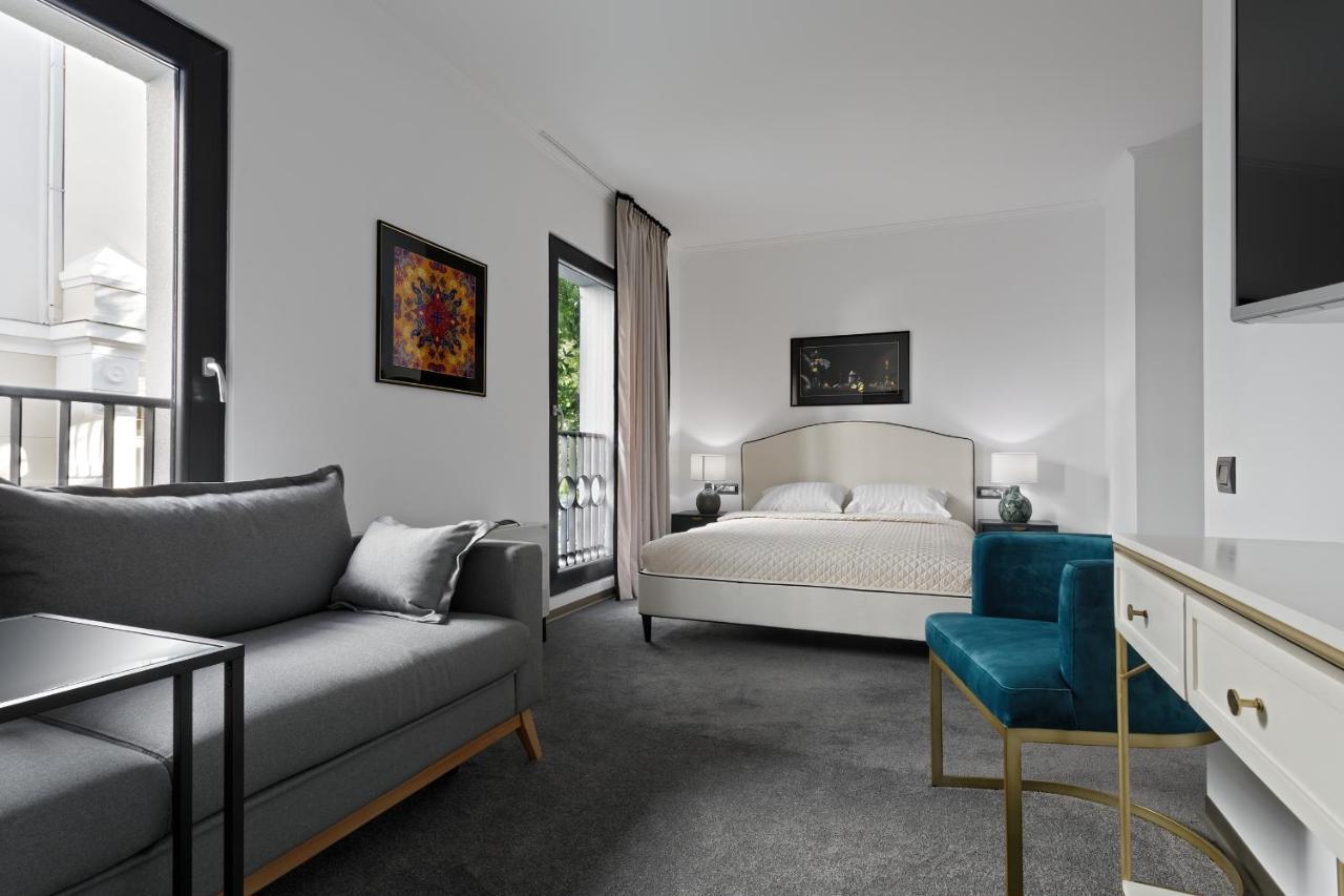 The Square Hotel Cluj Napoca Bagian luar foto