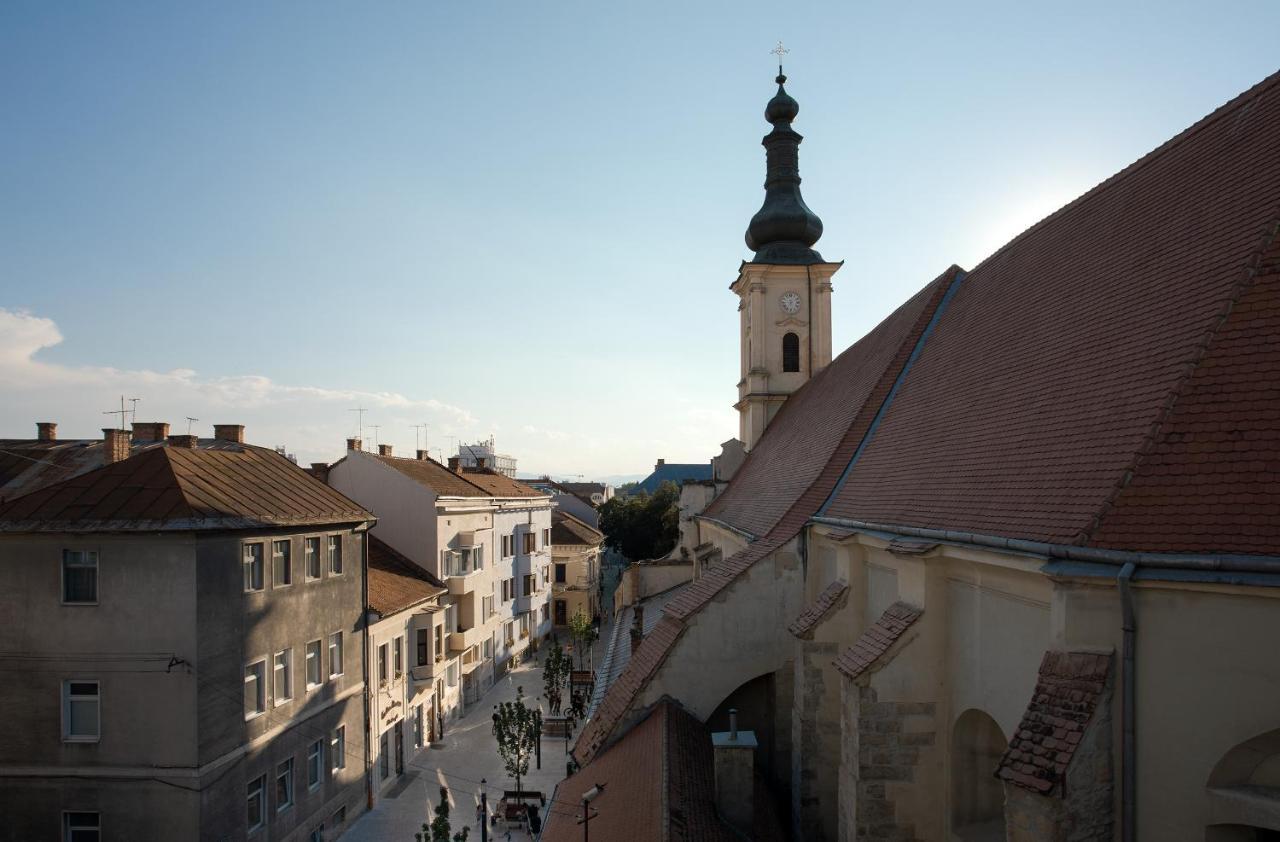 The Square Hotel Cluj Napoca Bagian luar foto