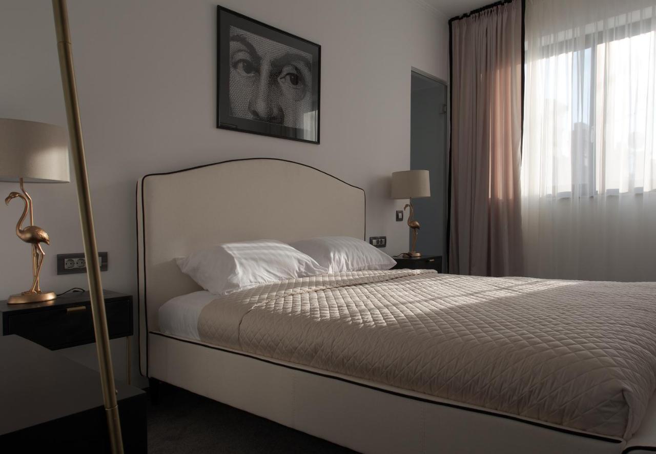 The Square Hotel Cluj Napoca Bagian luar foto